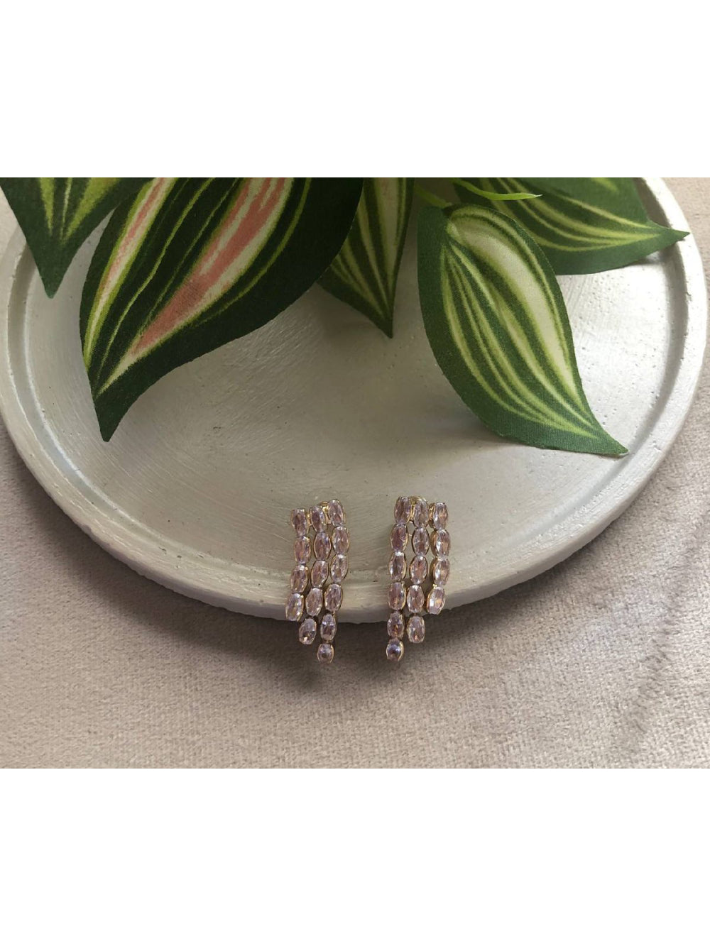 Brinco Franja Curto Zircônia Oval Brilho