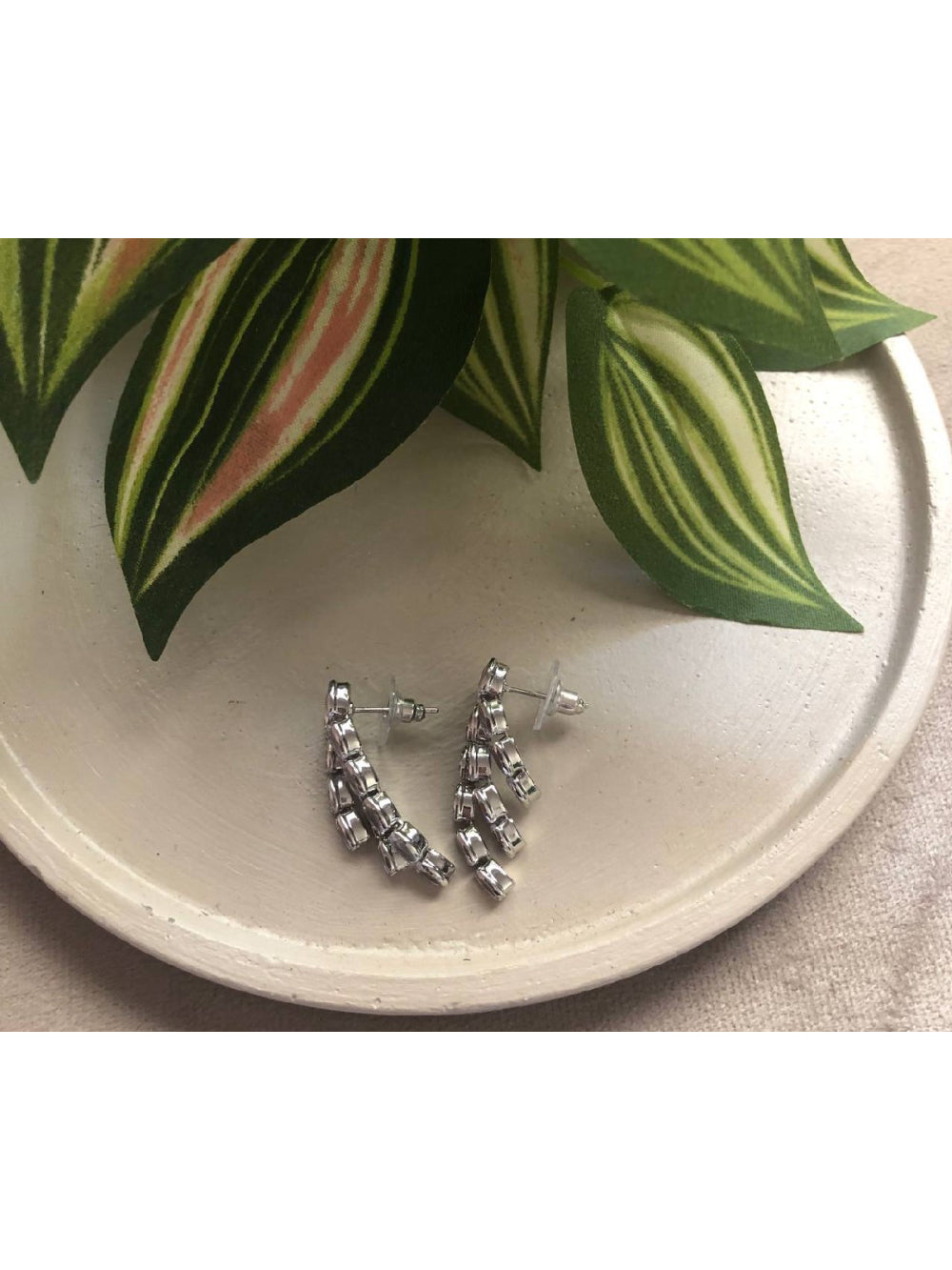 Brinco Franja Curto Zircônia Oval Brilho