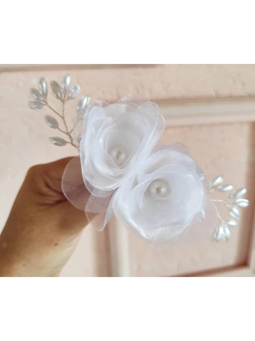 Par Camélia de Organza com Grampos de Pérolas Arranjo Noiva