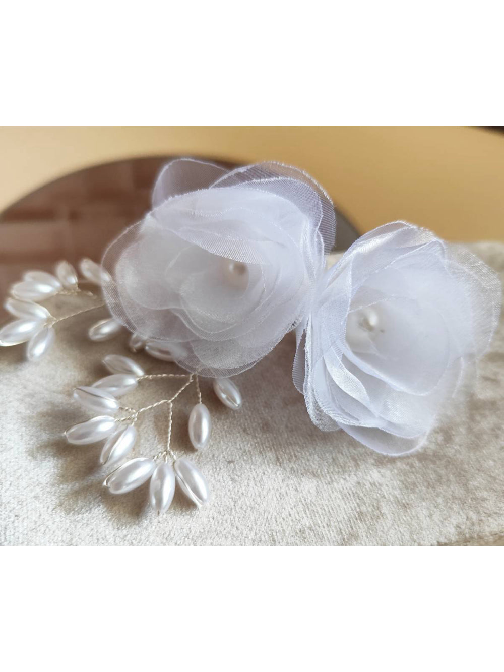 Par Camélia de Organza com Grampos de Pérolas Arranjo Noiva