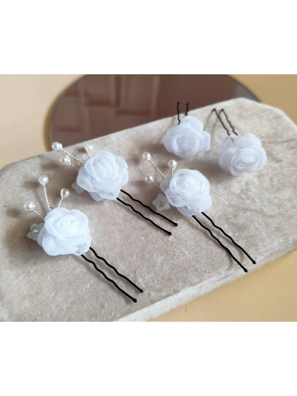 Grinalda Mini Camélias Voal e Pérolas Grampos Penteado Noiva