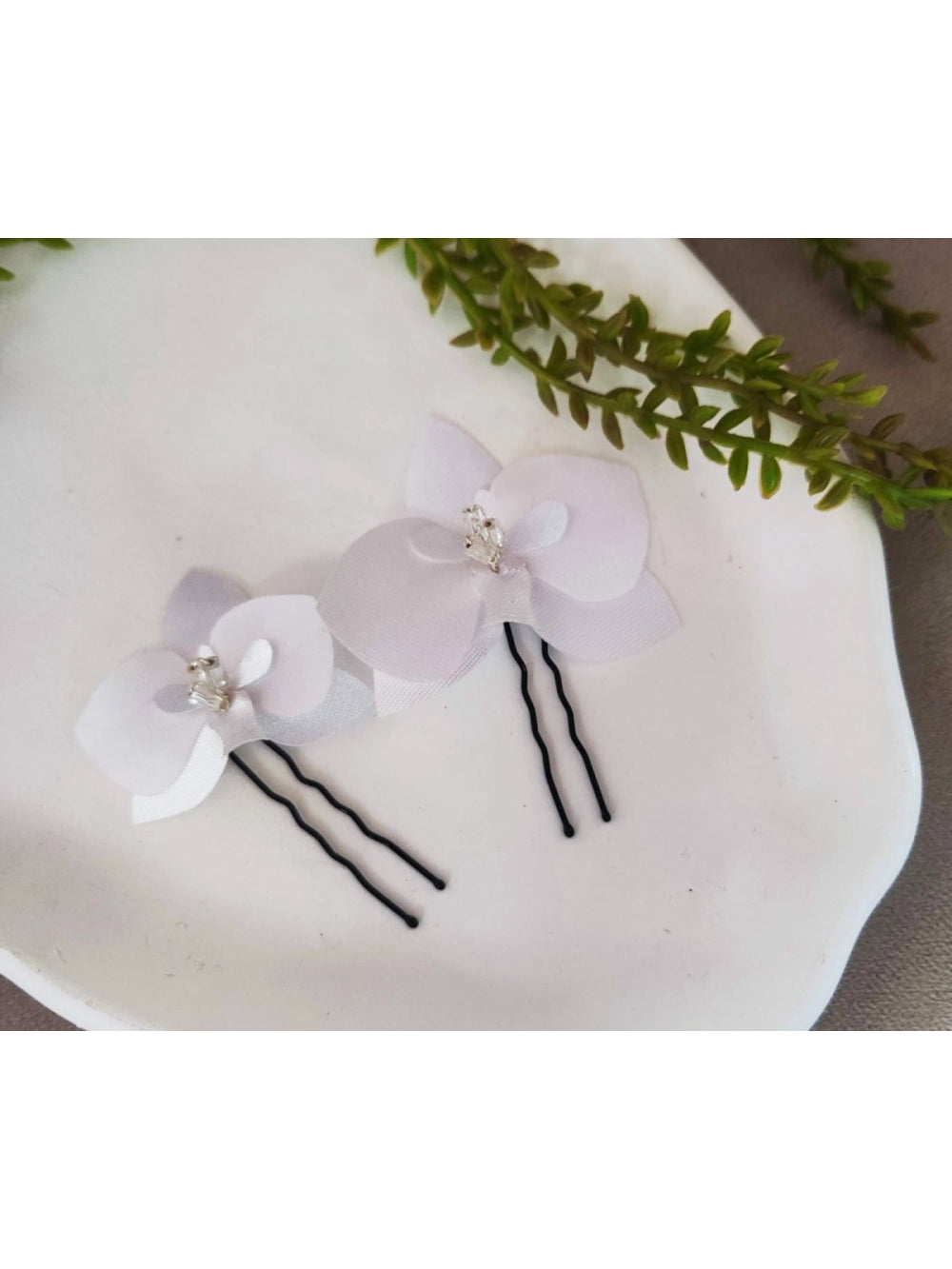Par Orquídeas de Cetim Grampos Enfeite Penteado Noiva Festa