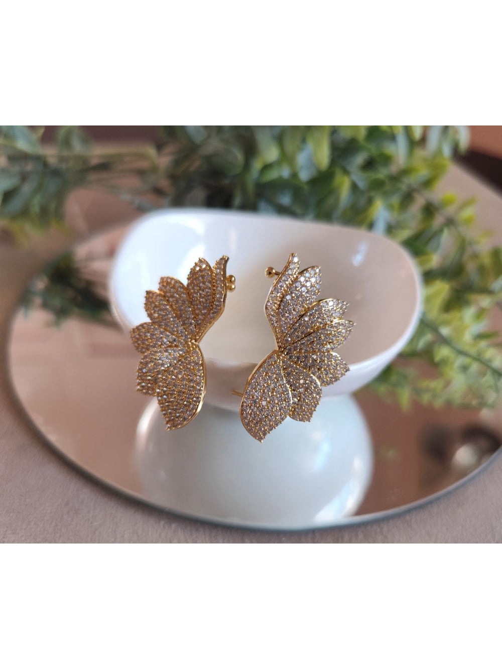 Brinco Ear Cuff Folha Cravejado com Zircônias Noiva e Festa