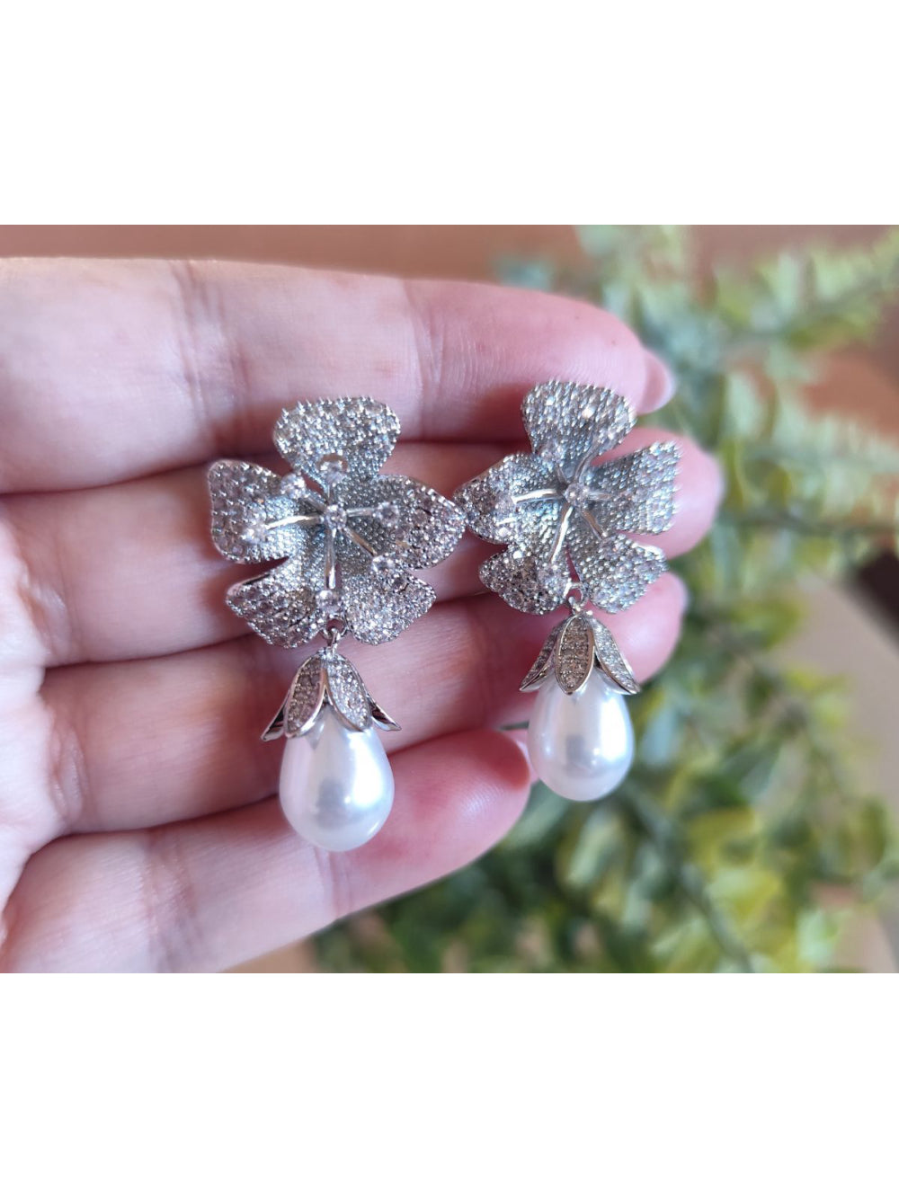 Brinco Flor com Pérola Gota e Cristais Festa Noiva