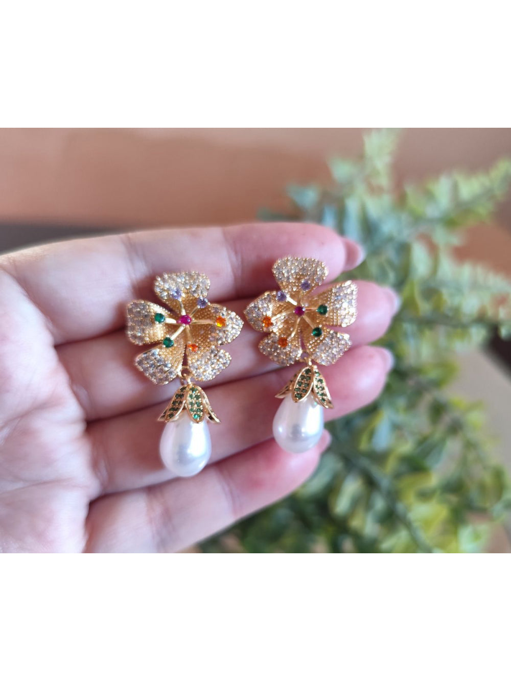 Brinco Flor com Pérola Gota e Cristais Festa Noiva