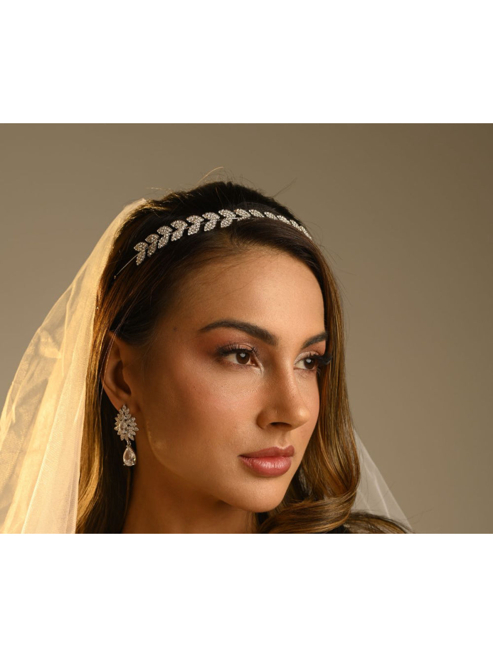 Brinco Noiva Exclusivo com Flor e Gota Cristalina Festa