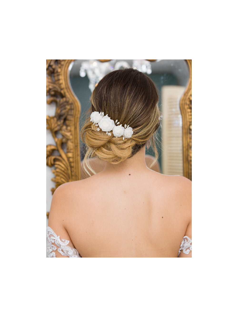 Arranjo de Cabelo Flores de Tecido Nude e Pérolas para Noiva