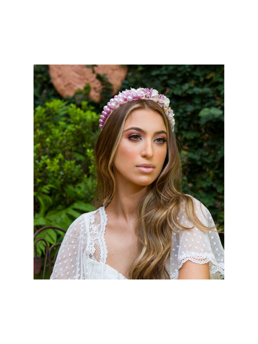 Tiara com Flores e Pérolas Lilás Boho Gestantes Grinalda