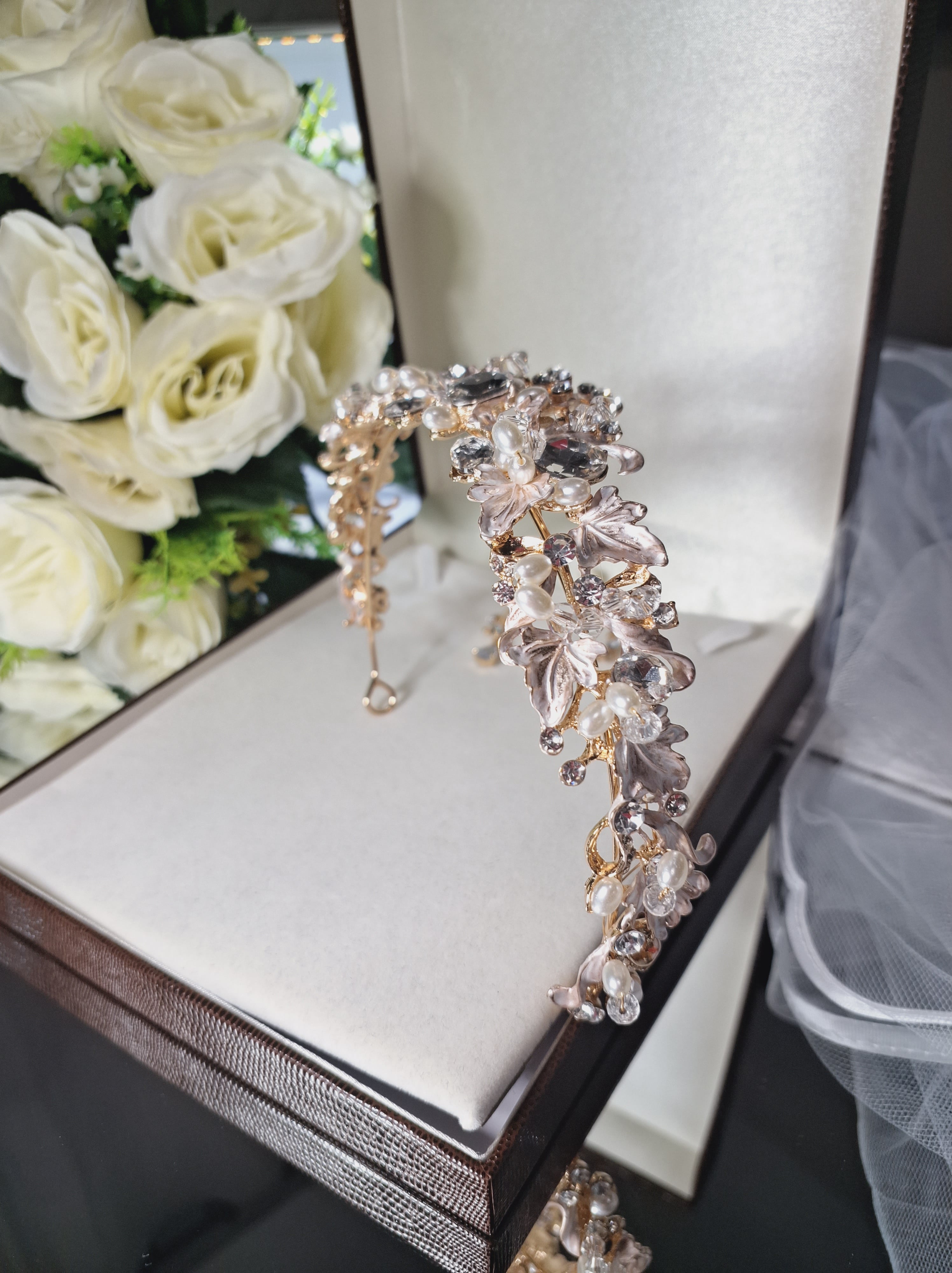 Coroa de Noiva Tiara Floral Maisa Bride Boutique