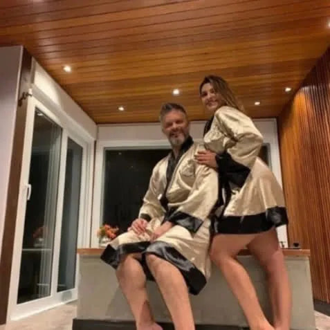 Robe Dourado com Preto Personalizado With My Name