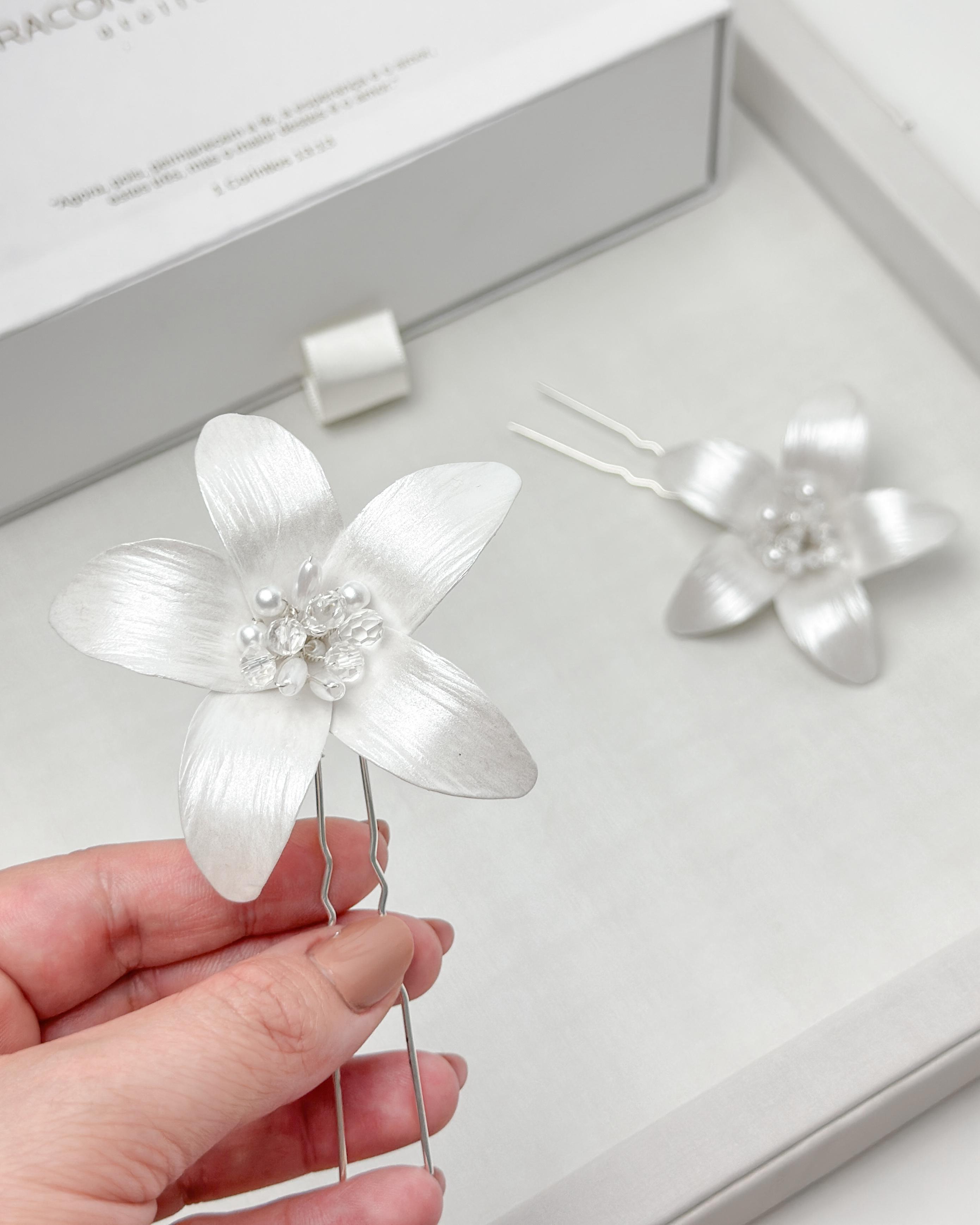 Par Grampo Lírio com Cristais (2 Flores M)