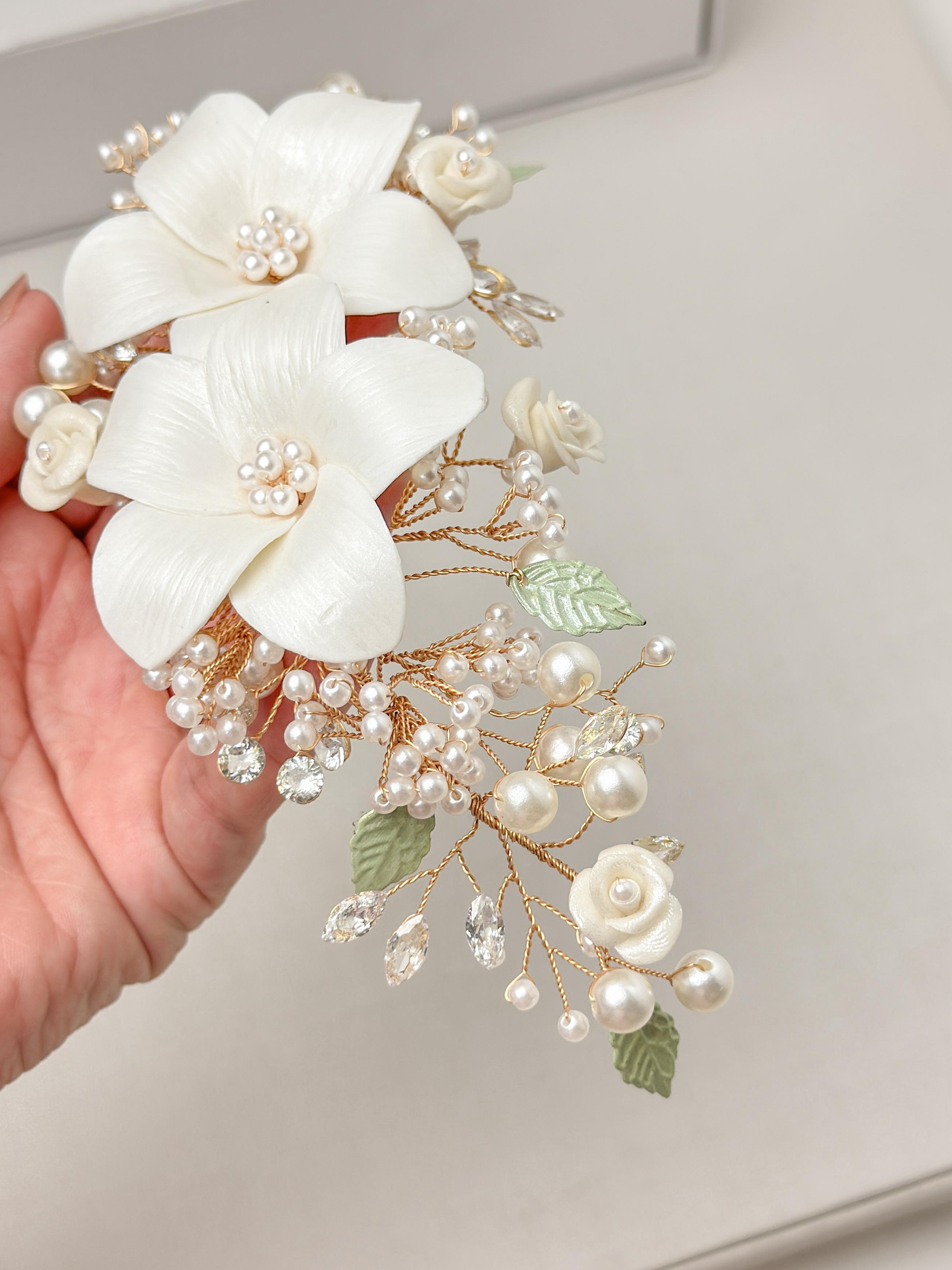 Grinalda Joyce Dourada e Off white Lírios