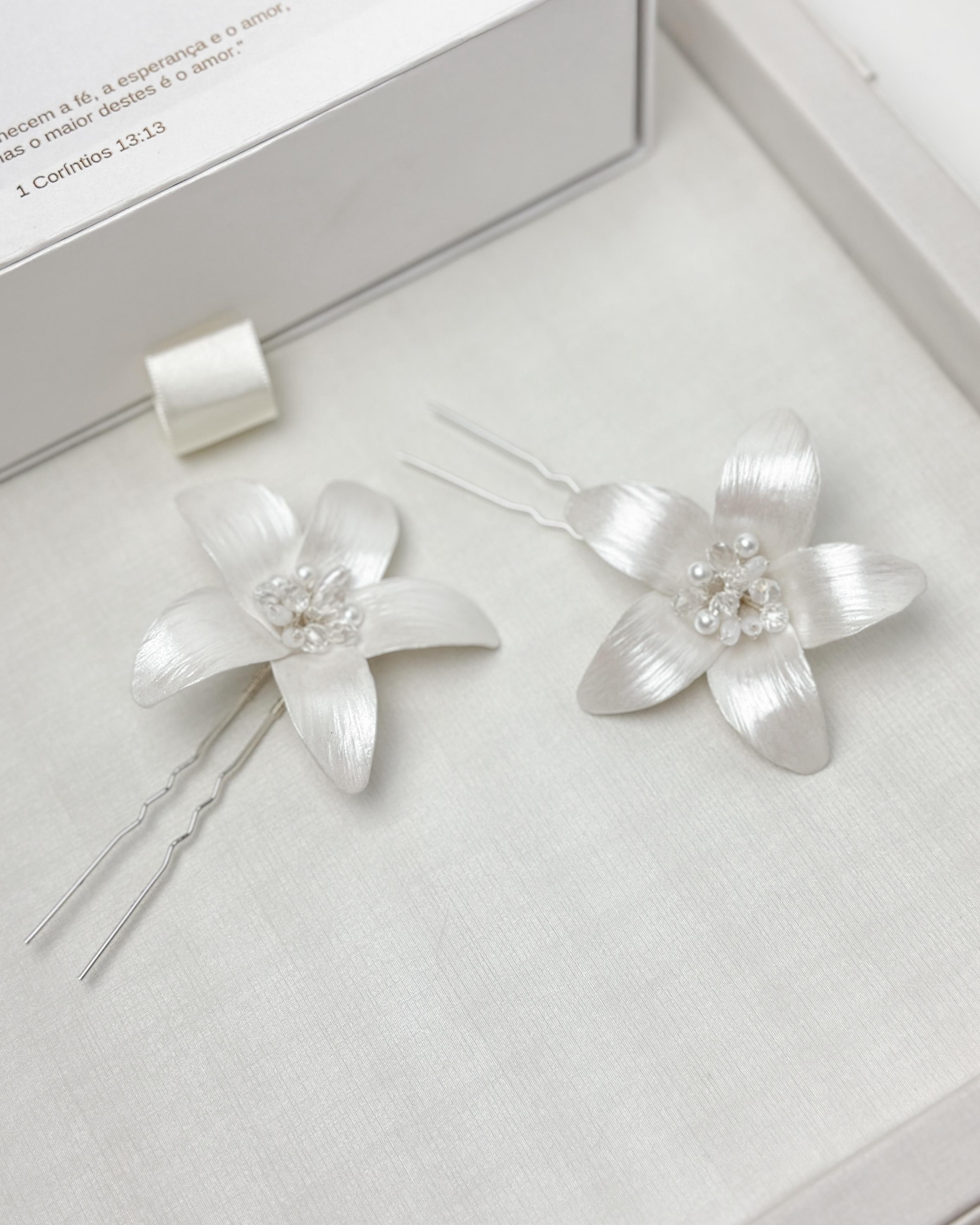 Par Grampo Lírio com Cristais (2 Flores M)