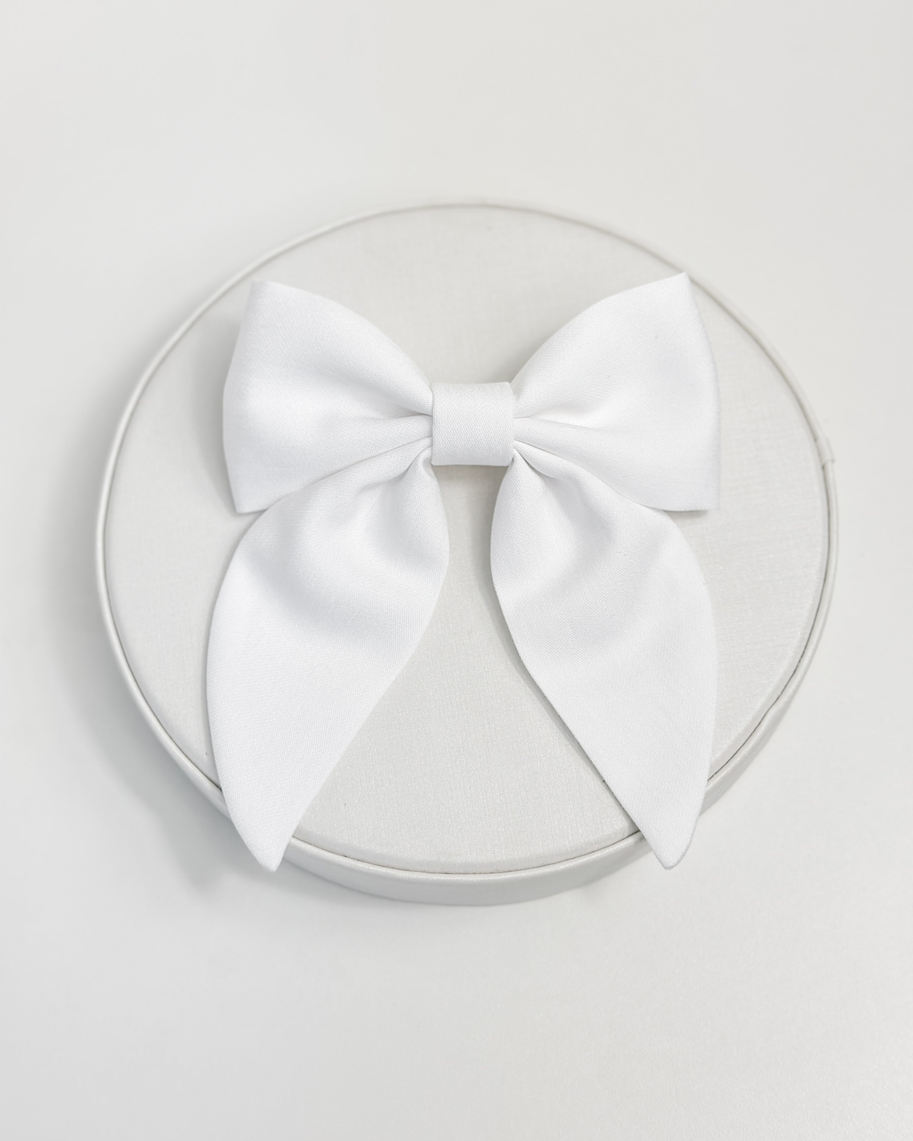 Laço em tecido crepe para noivas e daminhas