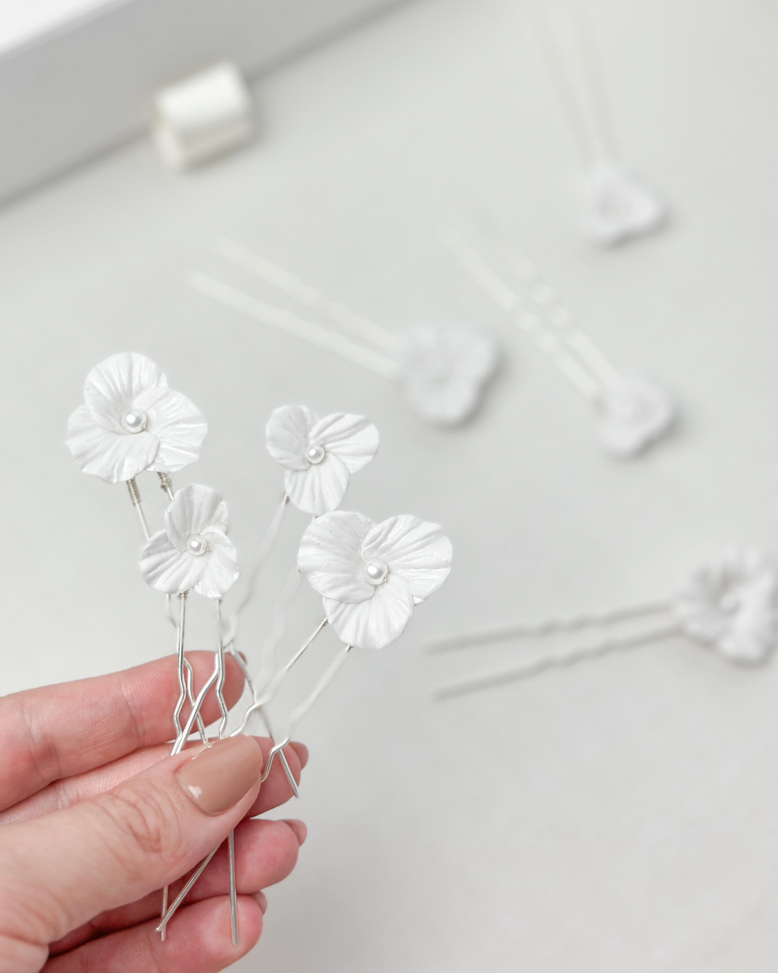 Kit Grampos PIns flores de 3 pétalas (8 pins)