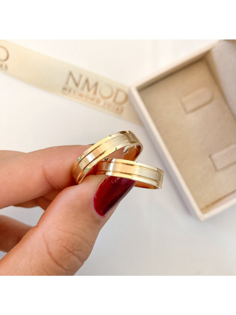 Par Aliança Casamento 5mm Ouro 18K Tulipa Neumond Joias