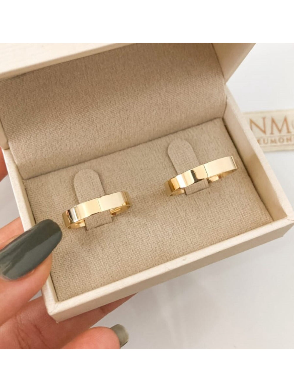 Par Aliança Casamento 4mm Reta Lisa Ouro 18K Neumond Joias