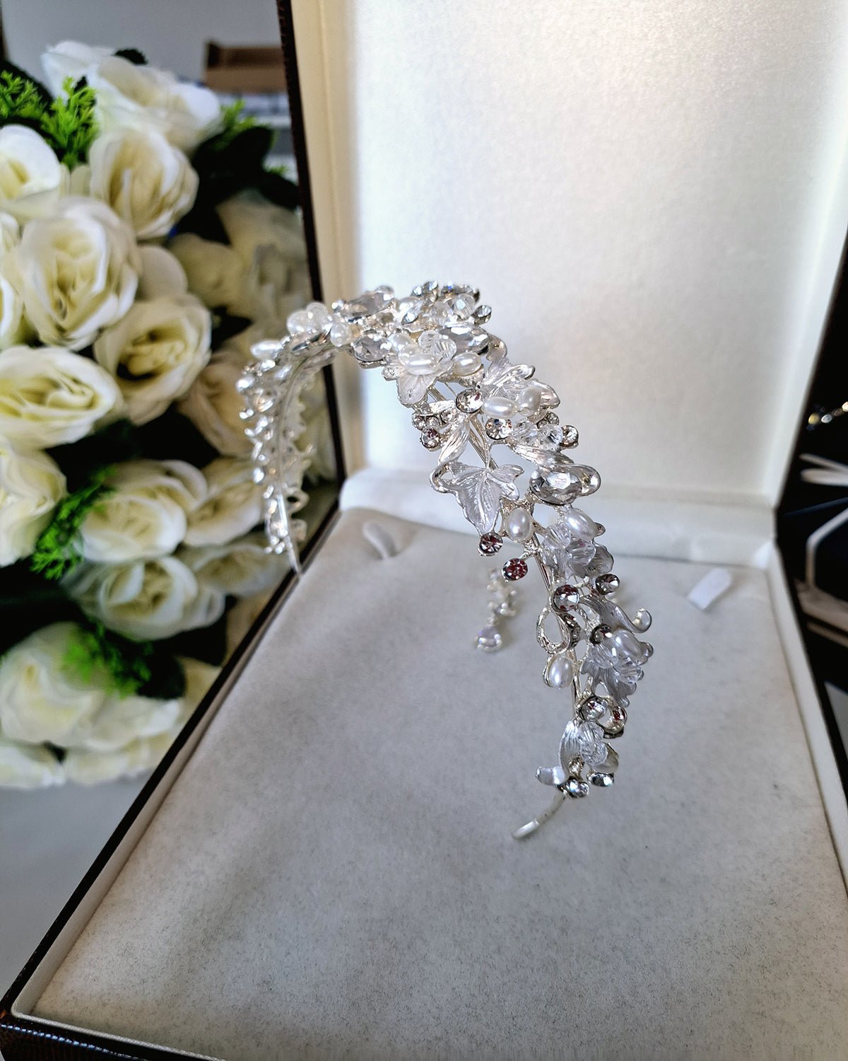 Coroa de Noiva Tiara Floral Isabella Bride Boutique