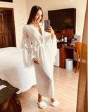 Robe Ester Longo no branco off com Detalhes de Franja Ostensa Luxo