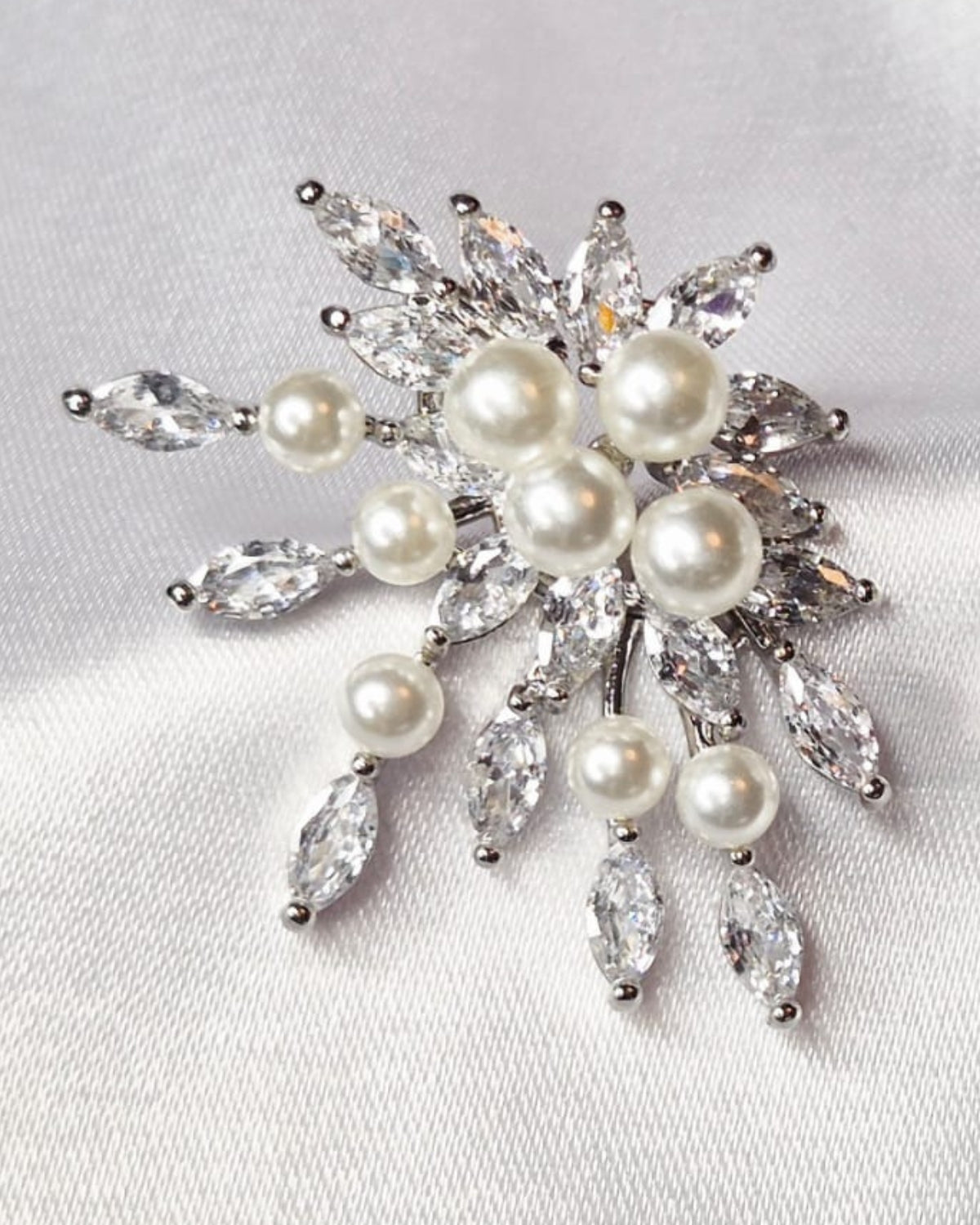 Brinco para Noiva Bride to Be de Pérolas e Zircônias Narcisa Acessórios