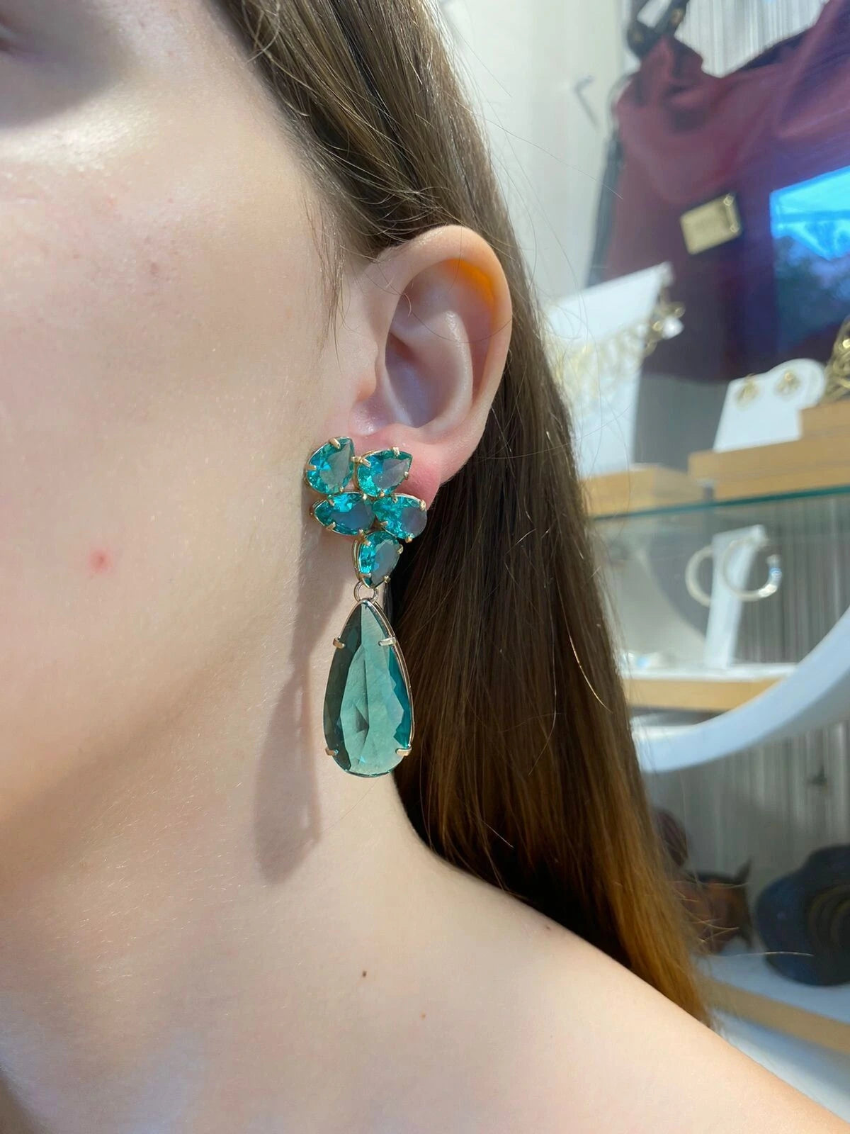 Brinco Bouquet Cristal Verde e Banho de Ouro 18K | Yuriko Semijóias