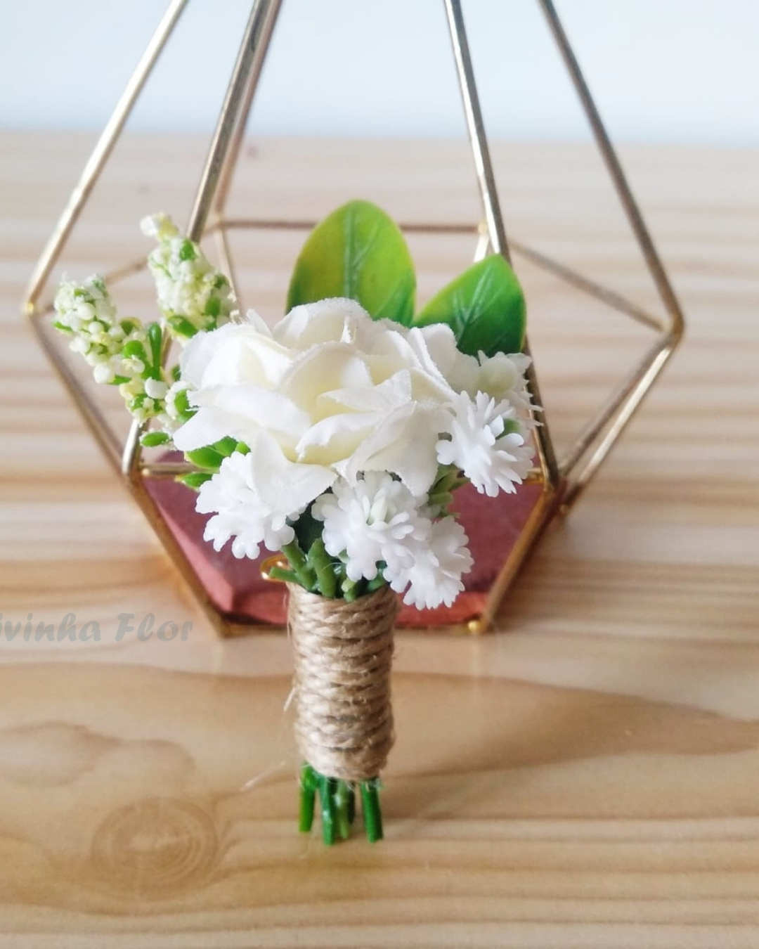 Kit Buquê Cascata Rosas e Lírios com Lapela Noivinha Flor