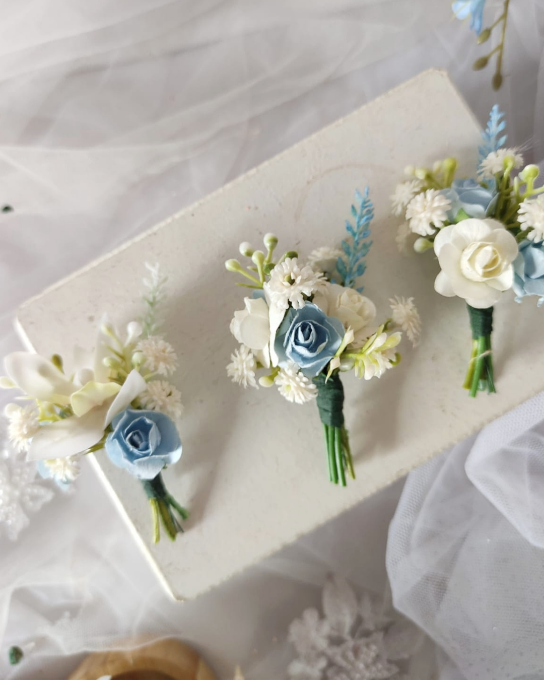 Kit Buquê Orquídea Azul e Lapela Noivinha Flor