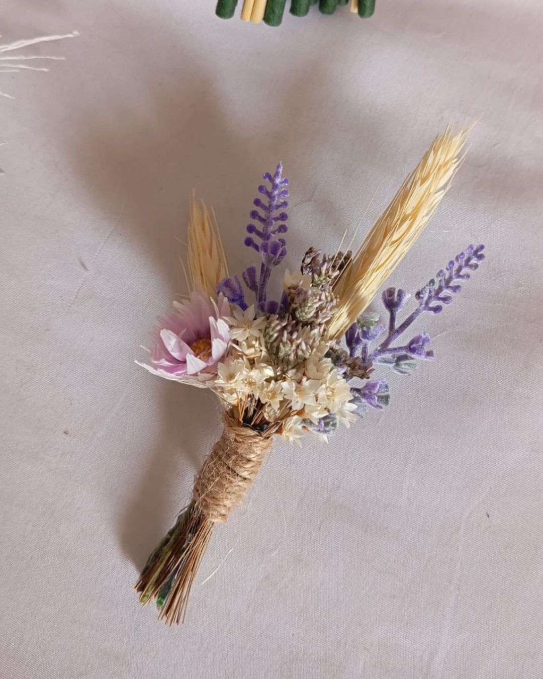 Kit Buquê Rústico Lavanda  e Lapela Noivinha Flor