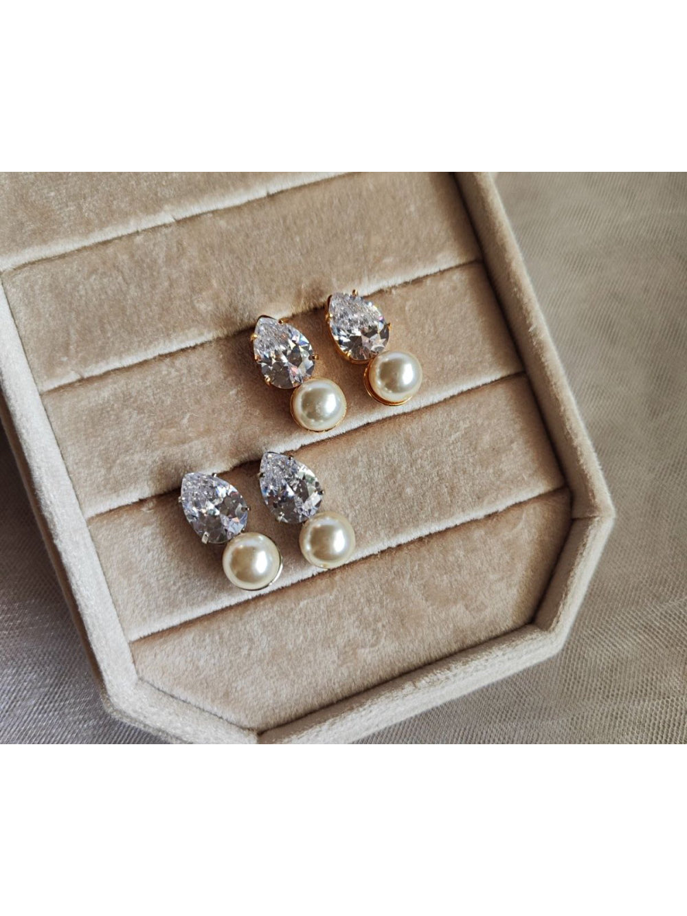 Brinco de Zircônia com Pérola Semijoia Antialérgica Noivas