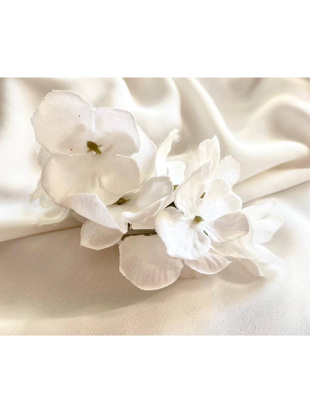 Arranjo Flor De Cabelo De Hortências Brancas Dama De Honra