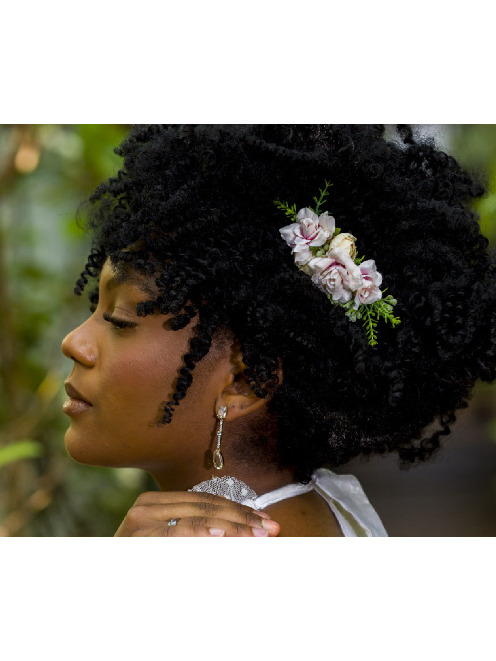 Arranjo de Cabelo Grinalda Flores Tons de Rosas Daminha
