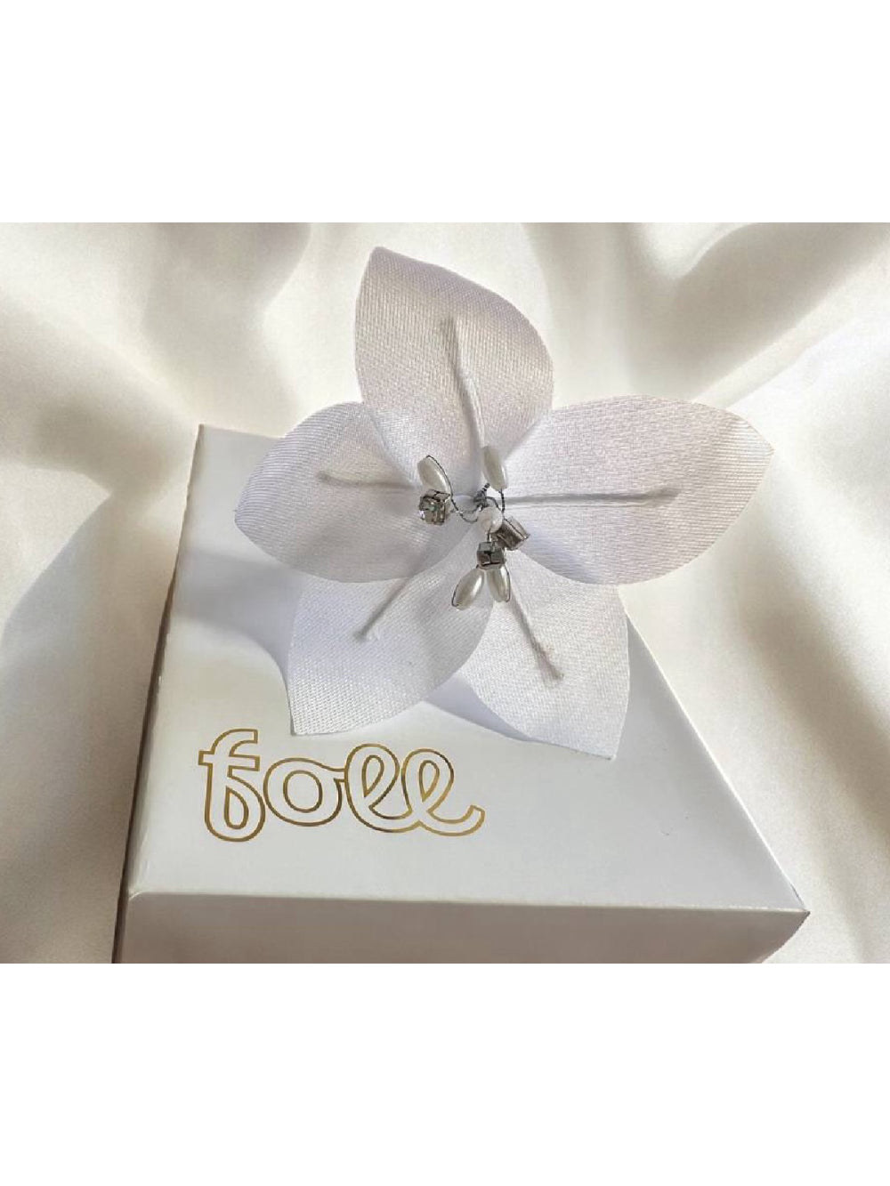Arranjo de Cabelo Flor Lírio Grande Branco para Noivas
