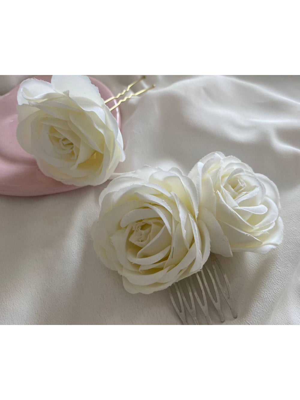Arranjo De Cabelo Pente Flores Brancas + 1 Grampo Para Noiva