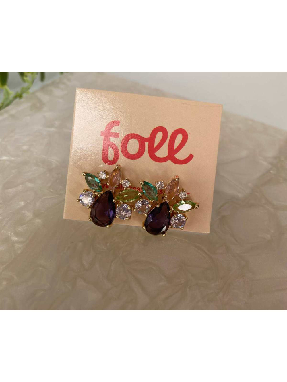 Brincos Pedras Cravejadas de Navetes e Gota