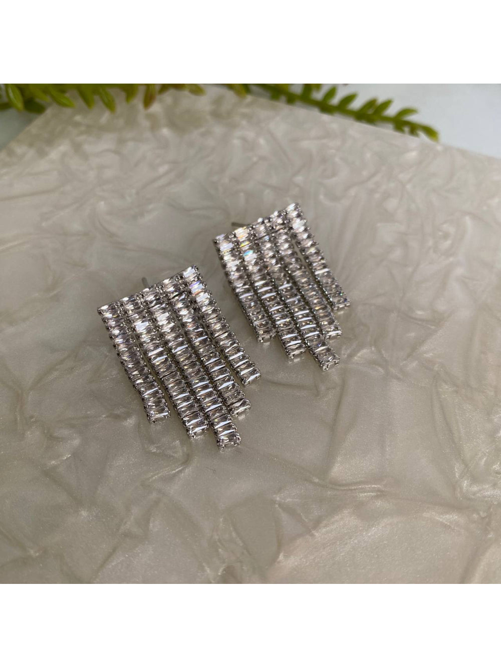 Brincos Fios de Strass de Zircônia Brilho Festa Chique