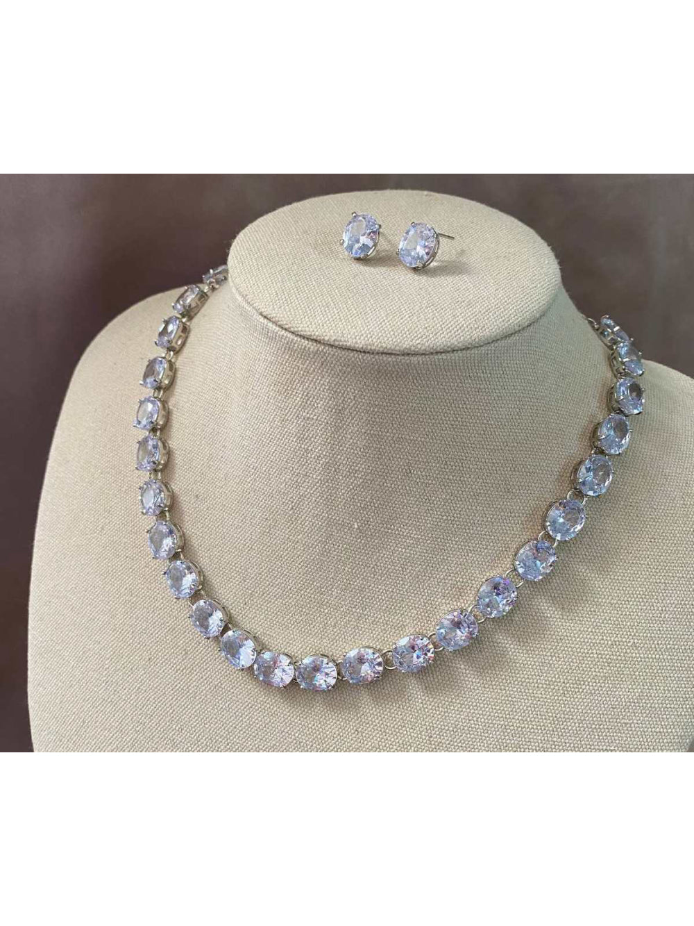 Conjunto Colar + Brincos Cravejado Oval Zircônia Semijoia