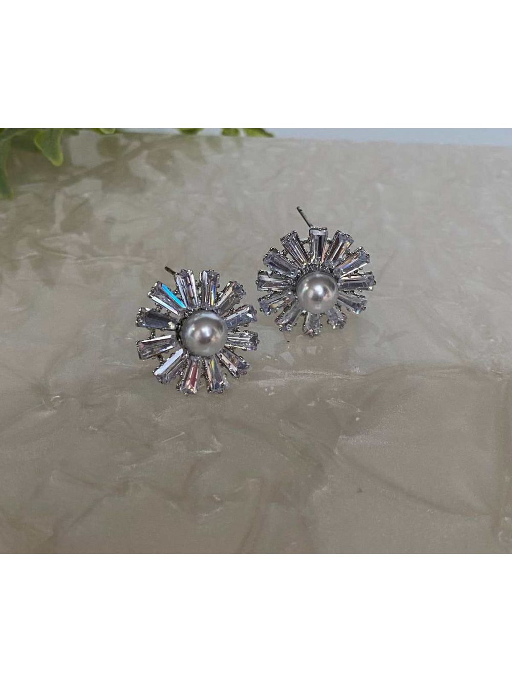 Brinco Noiva Redondo Cravejado Prateado Delicado Brilho