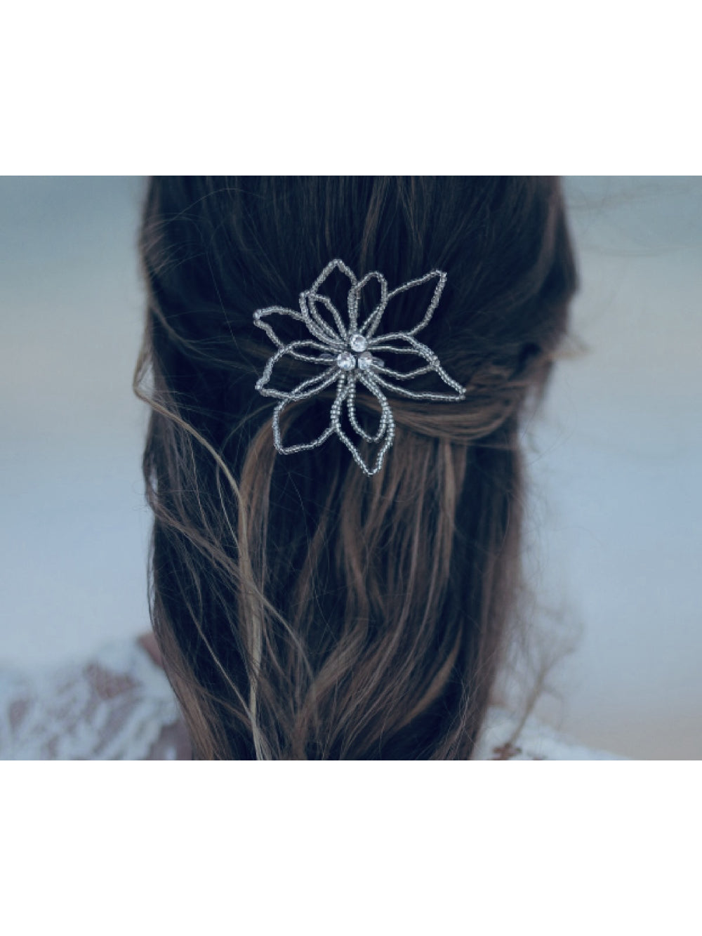 Enfeite de Cabelo Pente 1 Flor Miçangas Brilho Noivas Chic