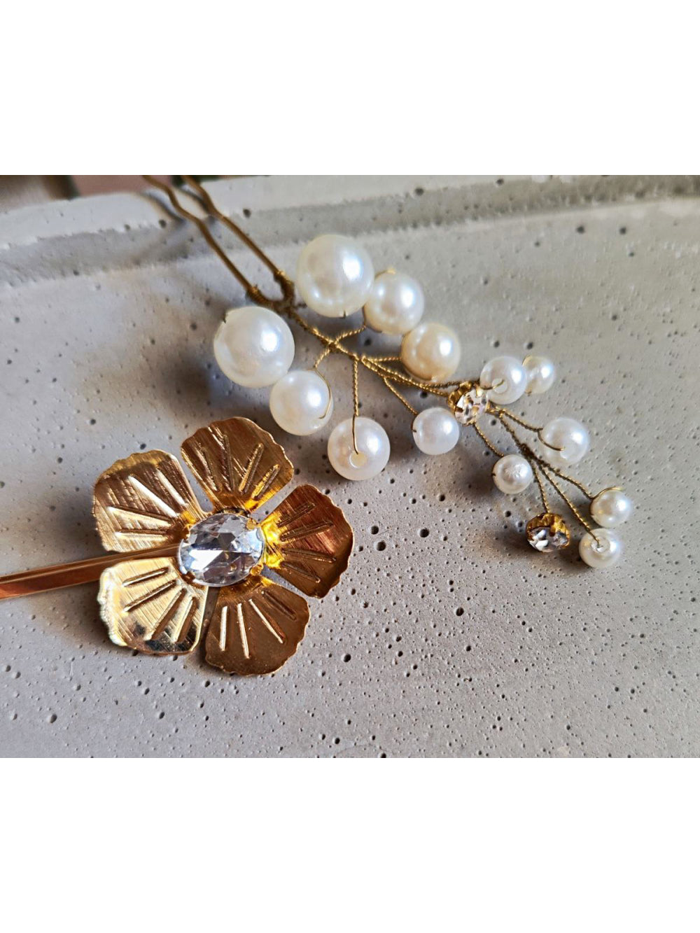 Grampo Flor e Pérolas Dourado Penteado Noivas Madrinhas