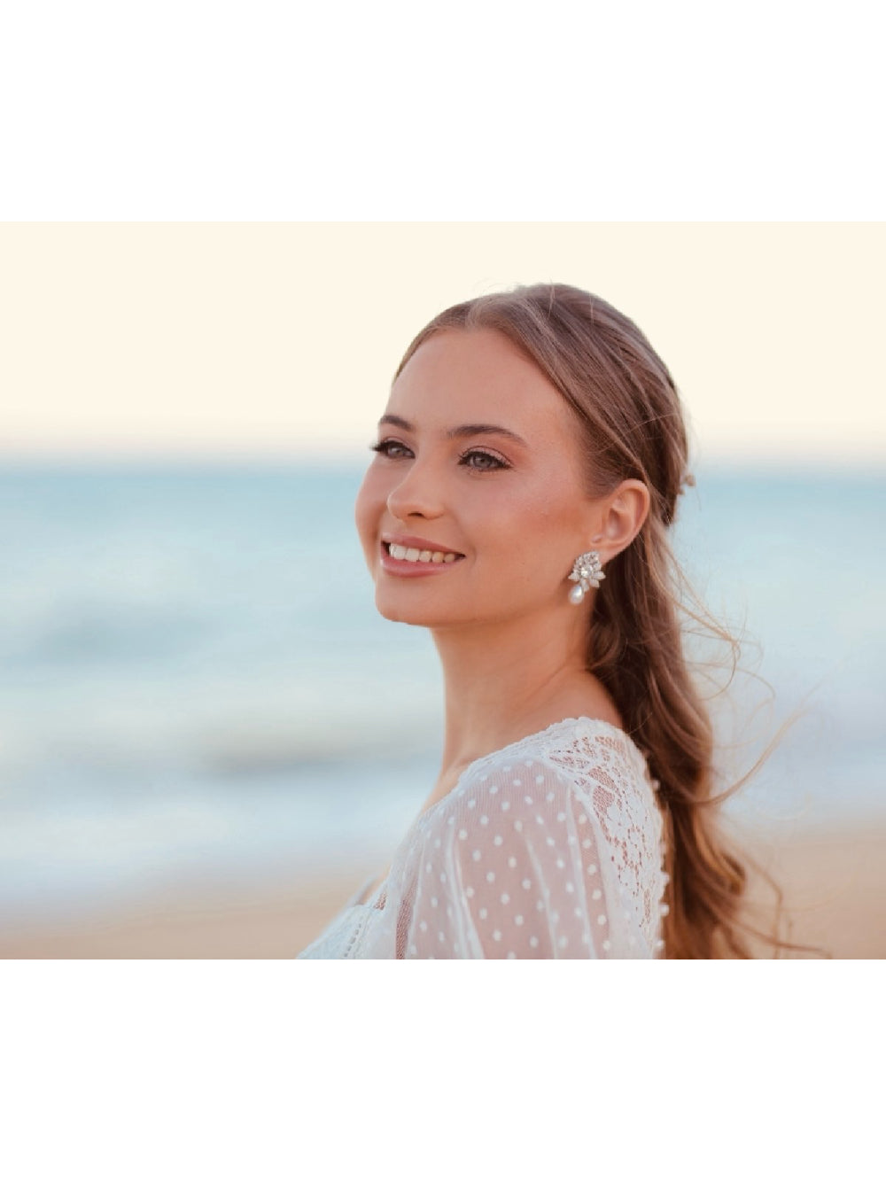 Brinco Clássico Noiva Zircônias Strass E Gota Pérola Festa