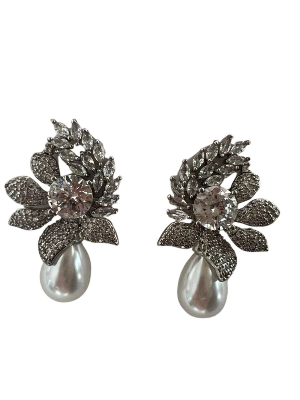 Brinco Clássico Noiva Zircônias Strass E Gota Pérola Festa