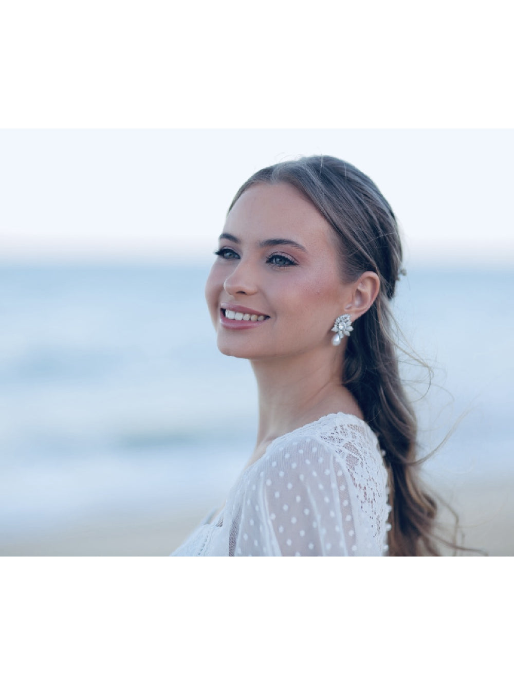 Brinco Clássico Noiva Zircônias Strass E Gota Pérola Festa