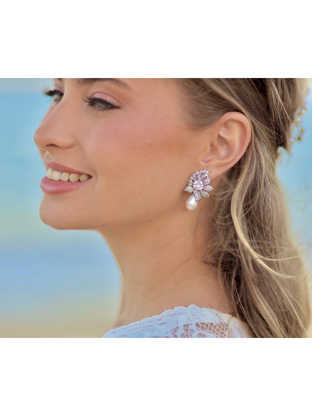 Brinco Clássico Noiva Zircônias Strass E Gota Pérola Festa