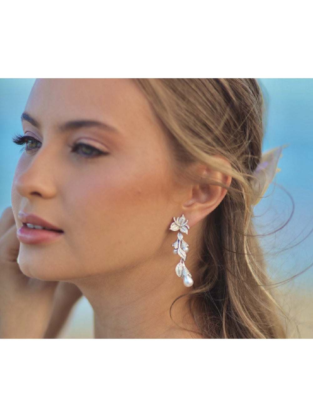 Brinco Longo Flores De Strass E Pérolas Festa Noiva Clássico