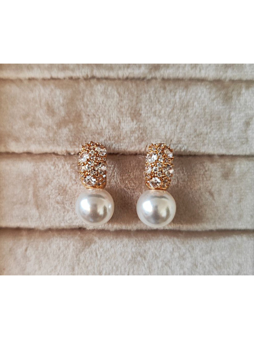 Brinco Meia Argola de Strass com Pérola Brilho Festa Noiva