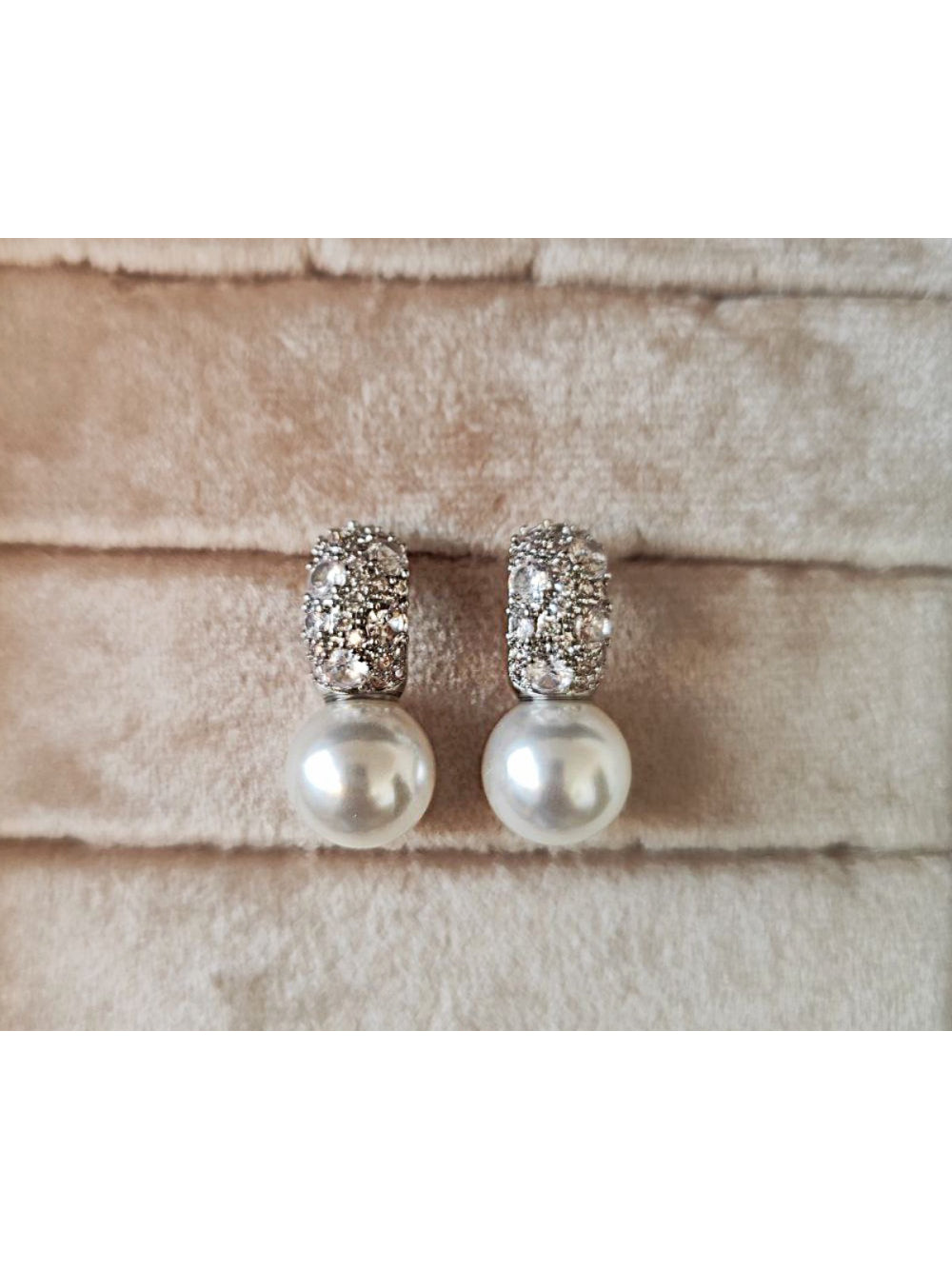 Brinco Meia Argola de Strass com Pérola Brilho Festa Noiva