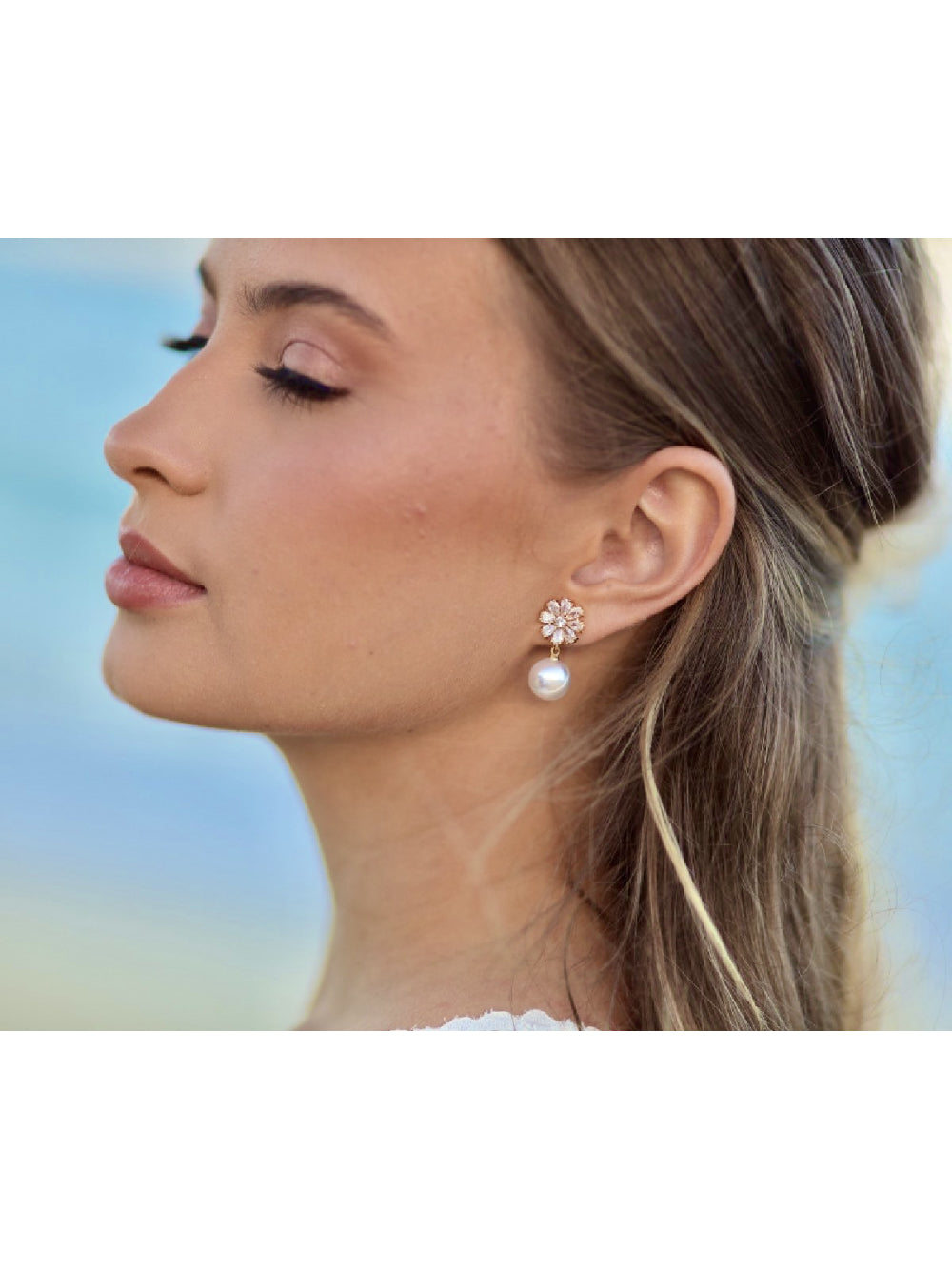 Brinco Flor de Zircônia com Pérola Festa Brilho Noiva