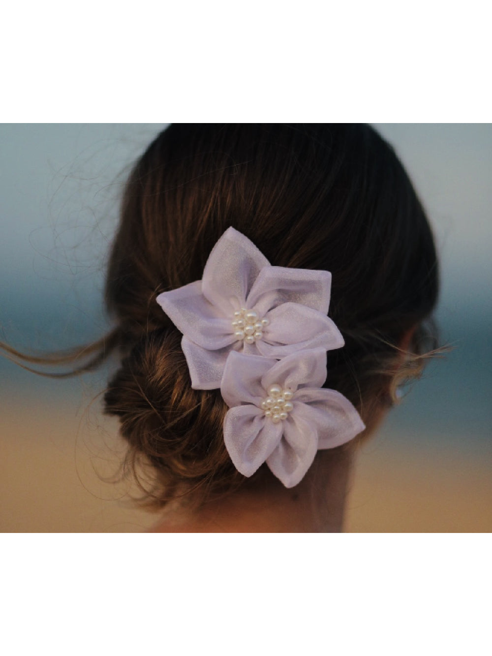 Flor de Organza com Pérolas Par Bico de Pato Penteado Noiva