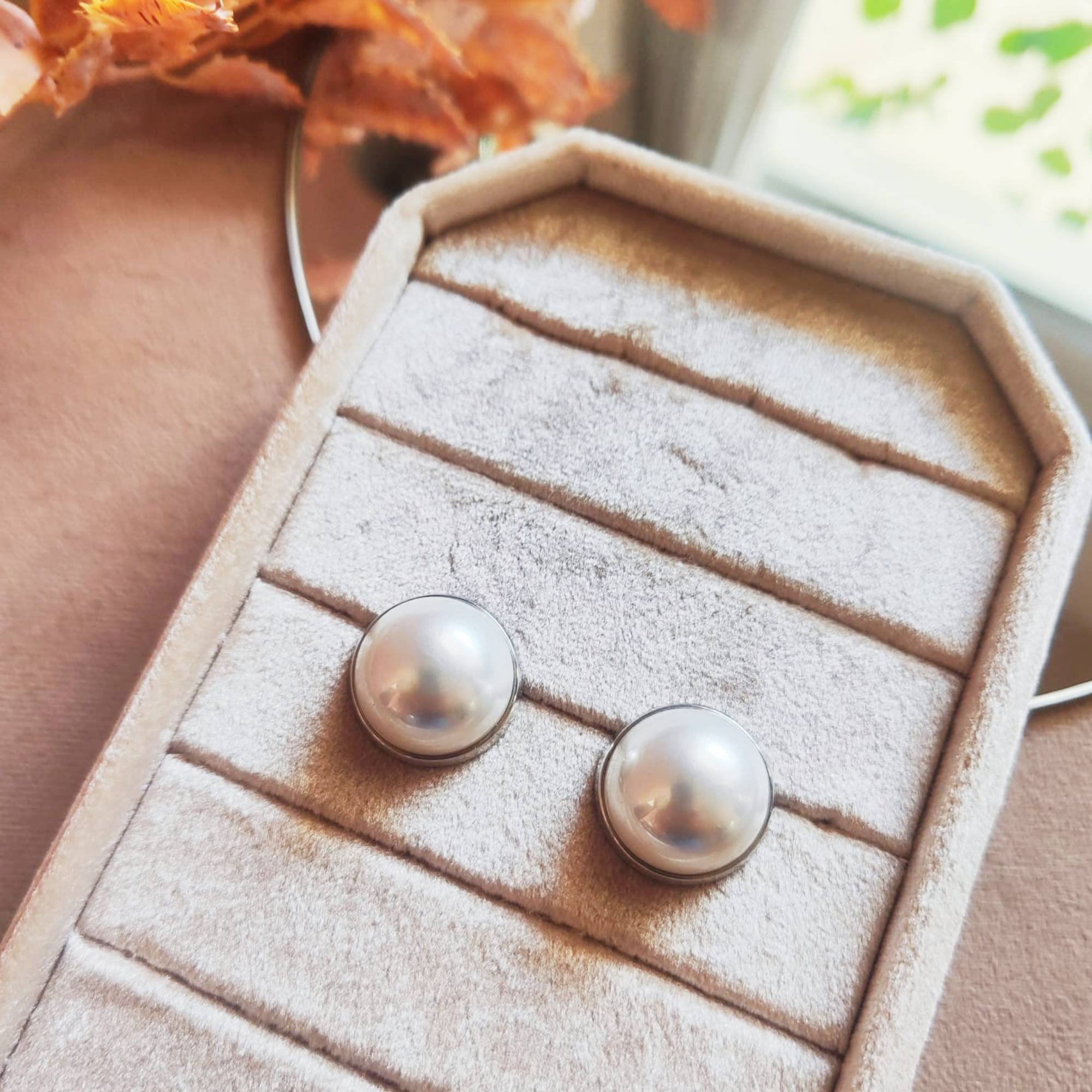 Brinco Meia Pérola Grande Aro Prata Elegante