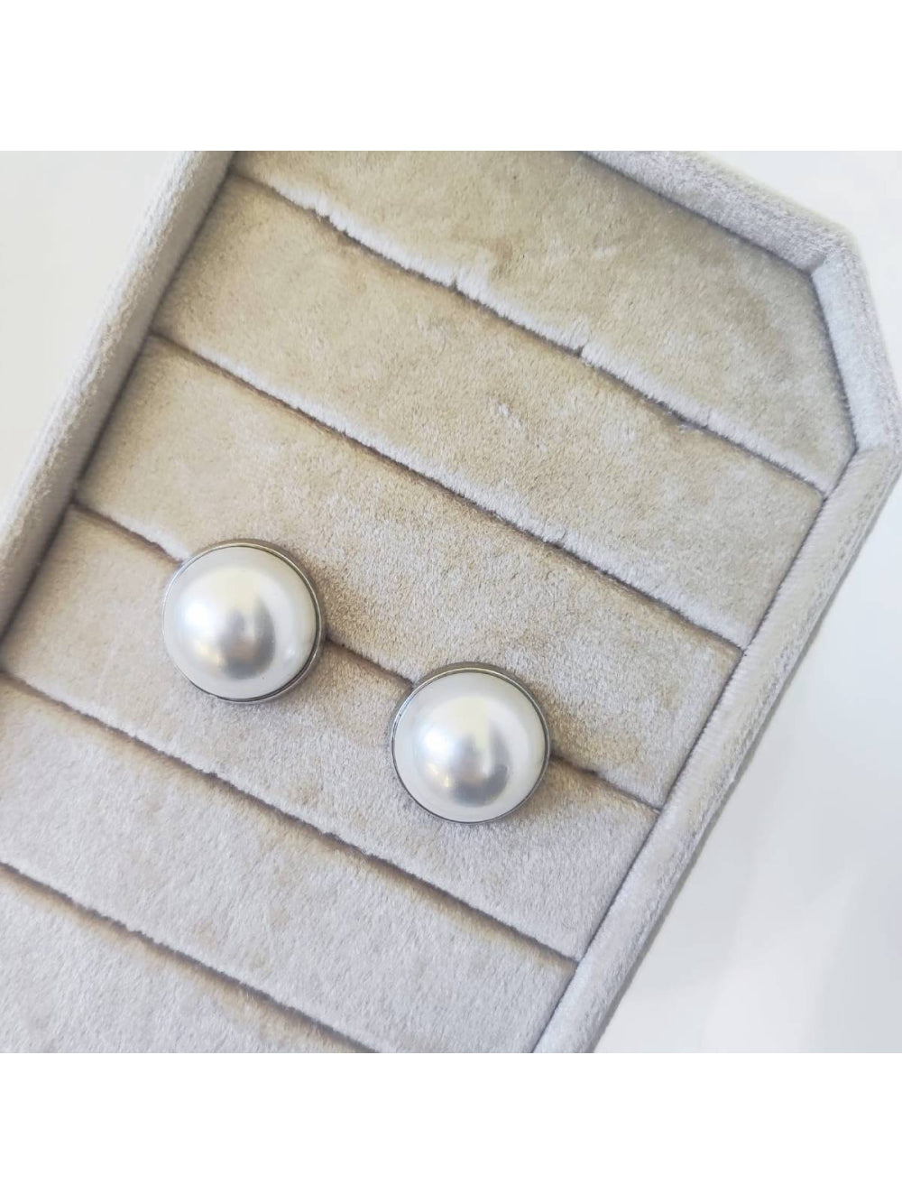 Brinco Meia Pérola Grande Aro Prata Elegante
